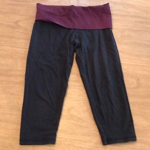 Victoria’s Secret PINK Capri leggings